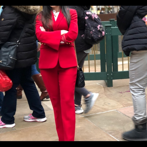 Suit - Picture 1 of 2